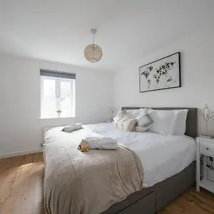 Stylish 2-bed Contractor Haven: Nec & Airport Proximity Birmingham